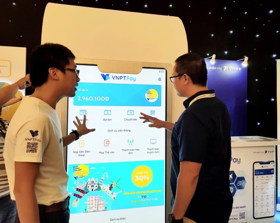 Nhà mạng viễn thông VNPT đang hướng về tệp khách hàng của chính mình bằng các chính sách ưu đãi, liên kết với các đơn vị đối tác để gia tăng dịch vụ, tính tiện ích, tiện lợi cho khách hàng sử dụng VNPT Pay.  (ảnh internet)