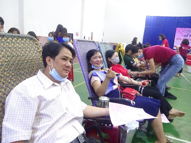 Gia Lai: Hàng trăm người tham gia hiến máu nhân đạo - Ảnh 3. Gia Lai: Hàng trăm người tham gia hiến máu nhân đạo - Ảnh 3.