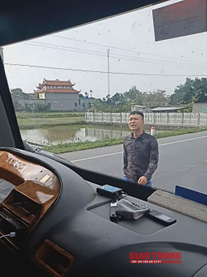 Người tố cáo xe khách \'đầu gấu\' Thái Bình bị dọa tạt axit cả nhà