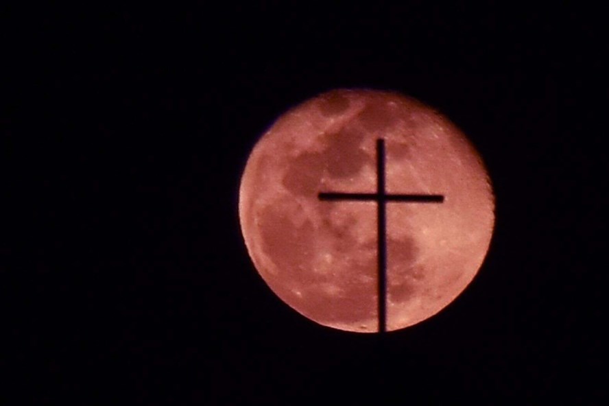 Siêu trăng hồng 20.4.2019 chụp từ Oaxaca, Mexico. Ảnh: Getty.