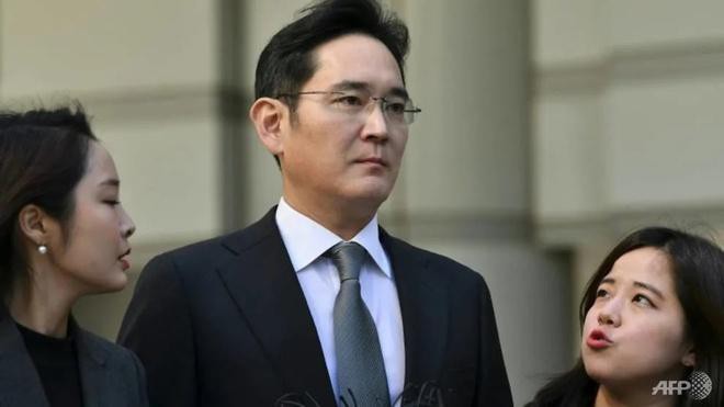 'Thái tử Samsung' cúi đầu xin lỗi, tuyên bố không cho con nối nghiệp Ảnh 1