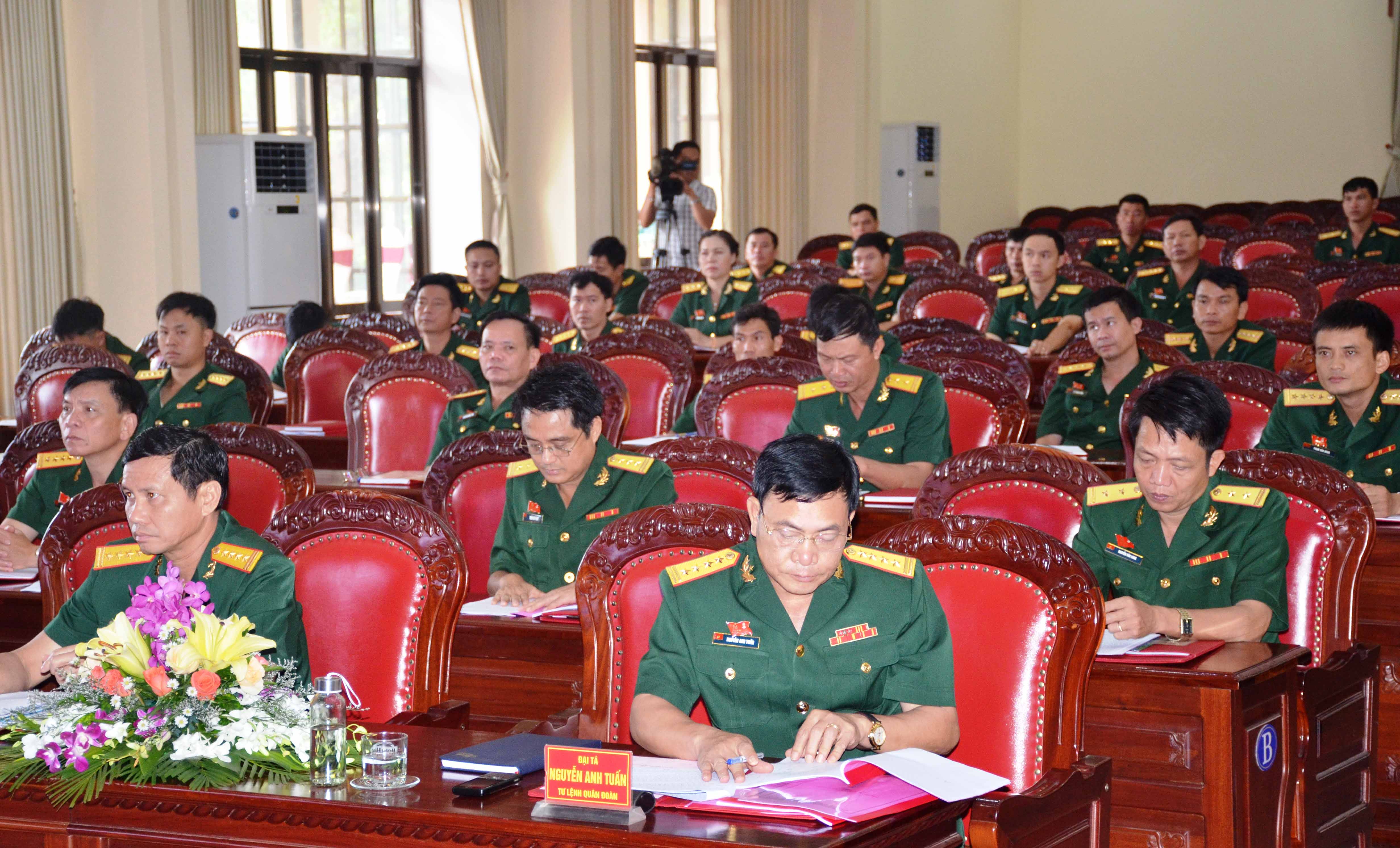 Đại tá Nguyễn Anh Tuấn-Tư lênh Quân đoàn dự và chỉ đạo đại hội. Ảnh: Vĩnh Hoàng