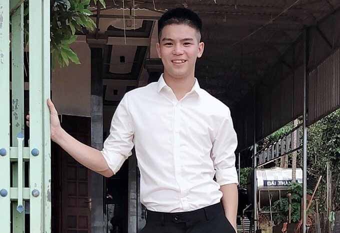 Đối tượng Khánh đang lẩn trốn sau khi dùng dao chém người. Ảnh: Văn Ngọc