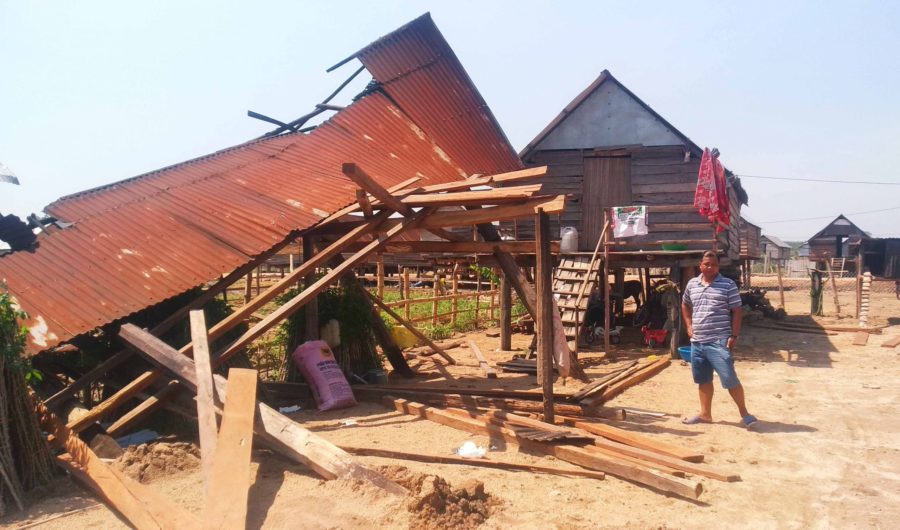 Nhiều nhà dân ở huyện Ia Pa bị tàn phá do lốc xoáy gây ra. Ảnh-R'ô Hok