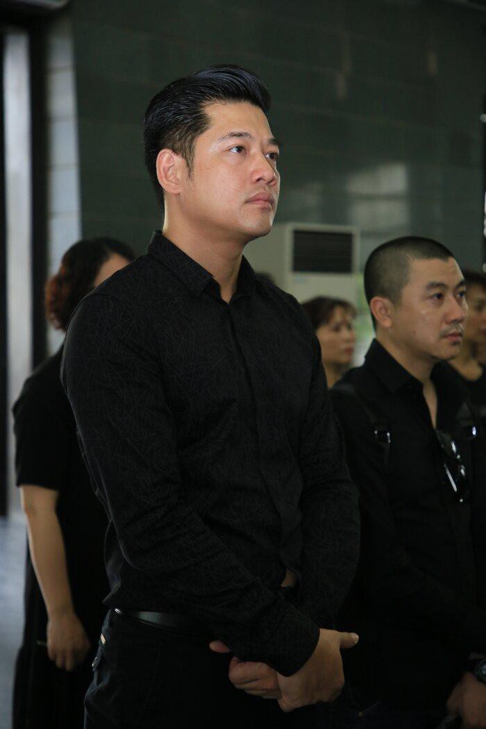 BTV Long Vũ, Quang Minh xúc động trong đám tang MC Diệu Linh: 'Tạm biệt cô gái bé nhỏ, sẽ mãi trong trái tim chúng tôi' Ảnh 13