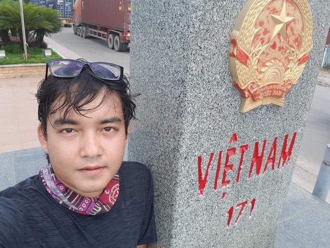 Chàng trai đi phượt bằng xe máy suốt hơn 3 năm qua 62 quốc gia, 6 châu lục sẽ trở về Việt Nam vào ngày mai Ảnh 3