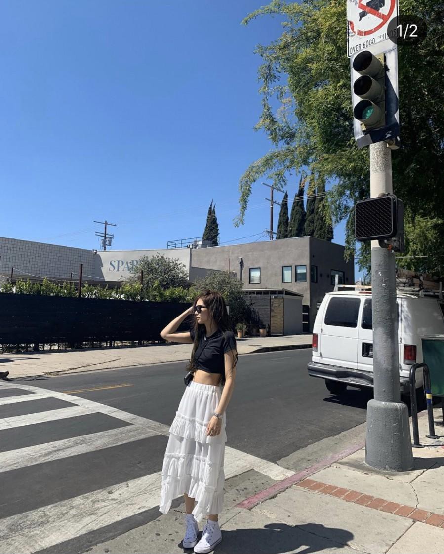 Mix đồ với croptop đơn giản mà đẹp như Jennie (BlackPink) Ảnh 8
