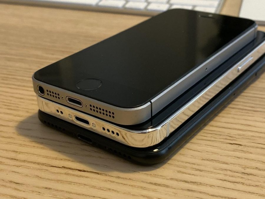 iPhone 12 5.4 inch lần đầu lộ diện, 'khoe dáng' cực ngầu bên iPhone SE và iPhone 7 Ảnh 9
