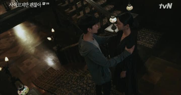 Điên thì có sao tập 11: Khán giả phấn khích sau nụ hôn nồng nhiệt của Kim Soo Hyun và Seo Ye Ji 'nghe tiếng chụt mà ngại thay luôn á' Ảnh 3