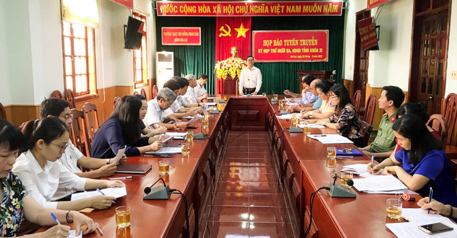 Quang cảnh buổi họp báo tuyên truyền Kỳ họp thứ 13-HĐND tỉnh. Ảnh: Trần Dung