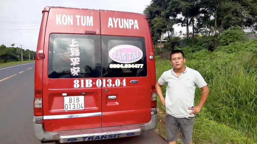 Tài xế Nguyễn Văn Tuấn-người lái xe khách BKS 81B-013.04 bị tố hành hung hành khách tại khu vực ngã tư Lâm nghiệp. Ảnh: Lê Hòa
