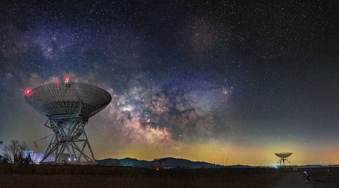 Hàng loạt đài thiên văn và kính viễn vọng không gian nhận được tín hiệu chớp sóng vô tuyến - ảnh minh họa từ Phys.org