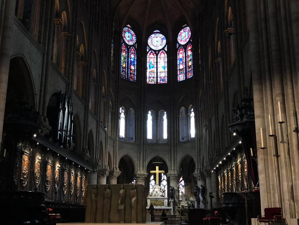180 tấn chì của nhà thờ Đức Bà Paris sau hỏa hoạn đã bay đi đâu? - Ảnh 1.