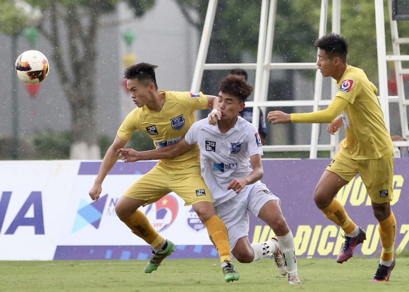  Cầu thủ HAGL (áo trắng) cầm hòa 0-0 trước Thanh Hóa (áo vàng). (Ảnh nguồn Internet)