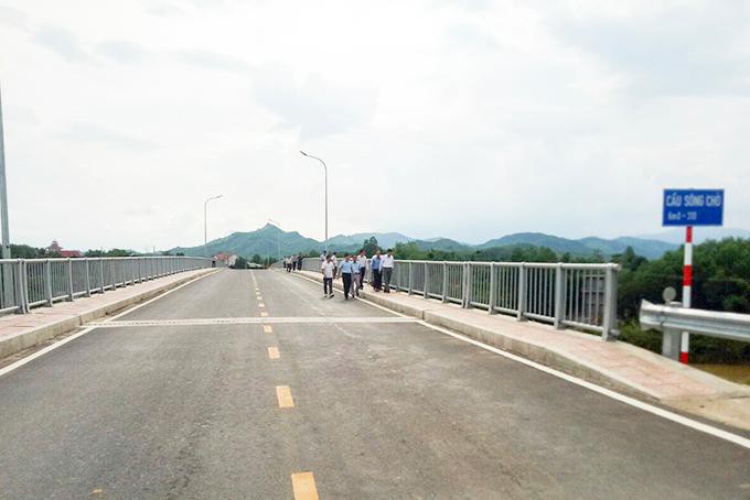 Nghiệm thu đưa vào sử dụng cầu Sông Chò Ảnh 1