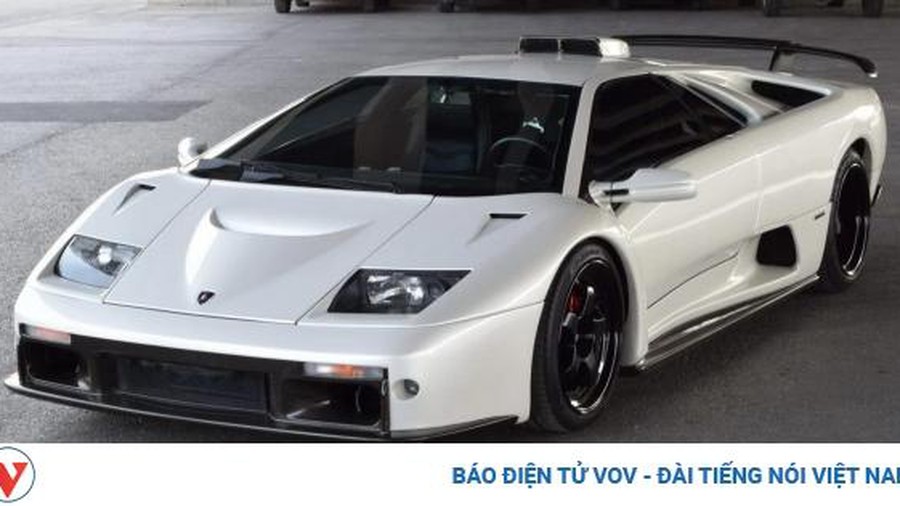 Ngắm siêu bò Lamborghini Diablo gần 30 năm tuổi vẫn đẹp long lanh