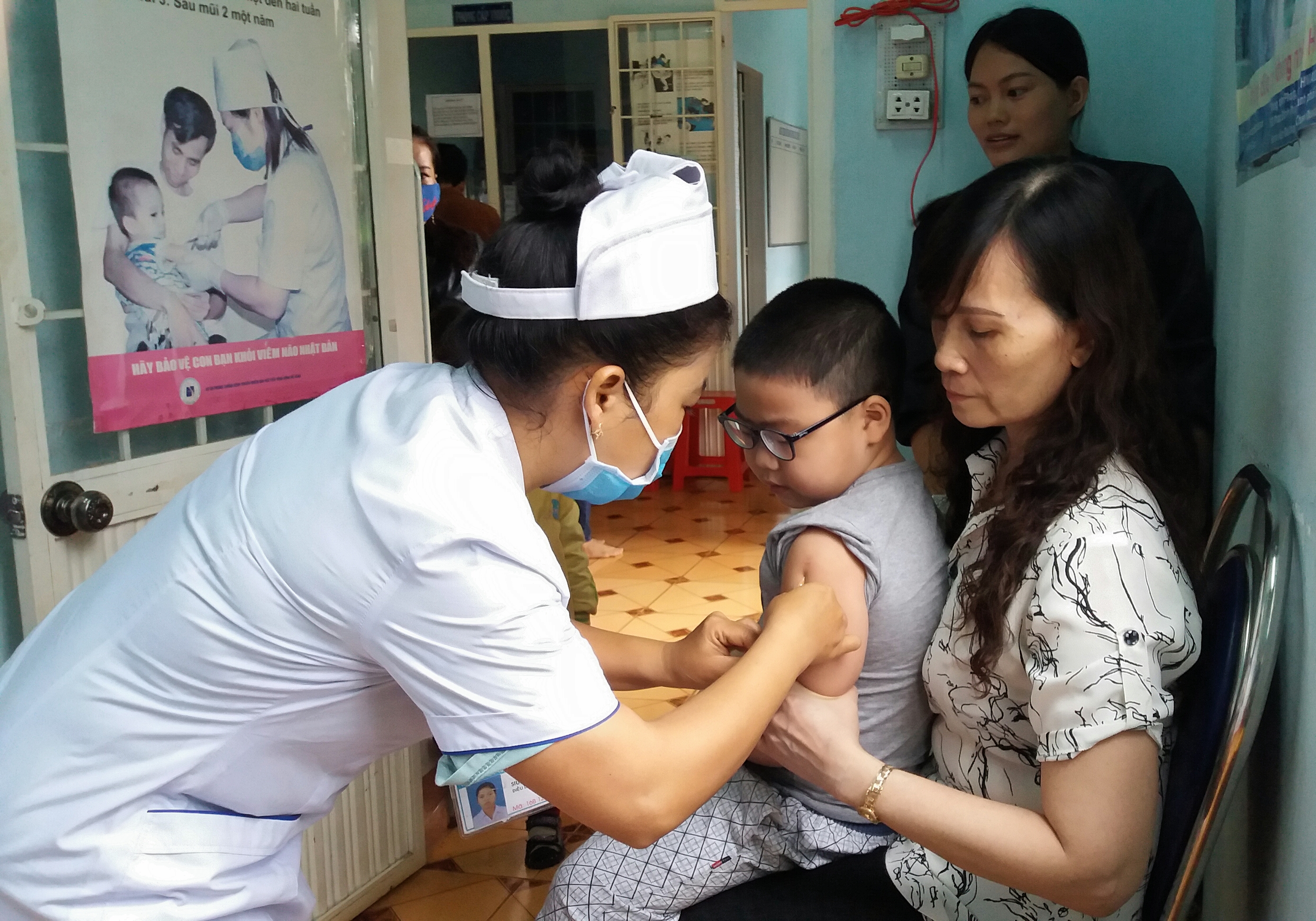  Hiện có 11 xã thuộc TP. Pleiku, huyện Đak Đoa và Ia Grai hoàn thành tiêm vắc xin phòng bệnh bạch hầu cho người dân. Ảnh: Như Nguyện