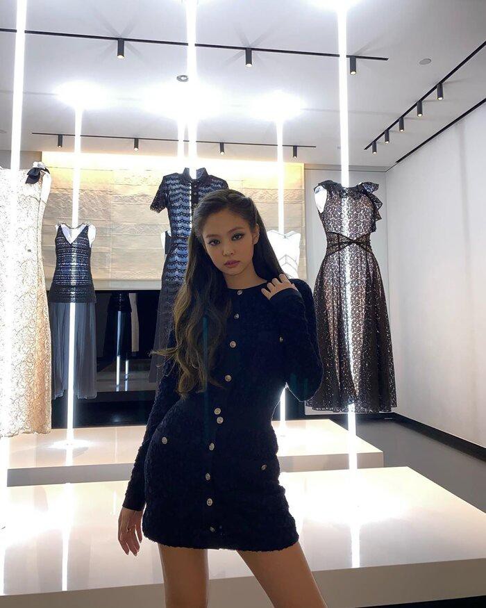 GDragon Jennie BLACKPINK mặc Chanel theo dõi show Xuân Hè từ xa