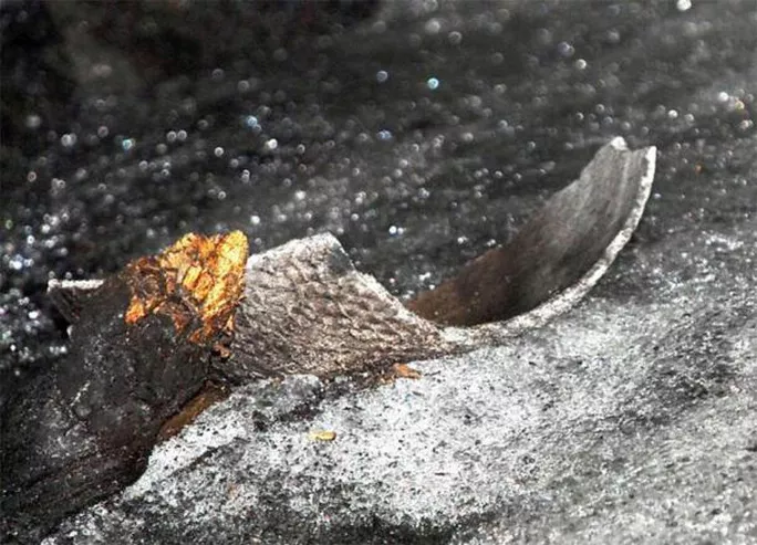 Tàn tích của một lò đốt cổ đại, nơi tộc người bí ẩn đã sinh tồn dựa vào các ống dung nham đầy băng - Ảnh: ĐẠI HỌC NAM FLORIDA