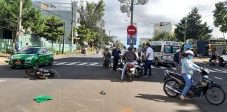 Pleiku: Va chạm giữa ô tô khách và xe mô tô, 1 người bị thương nặng