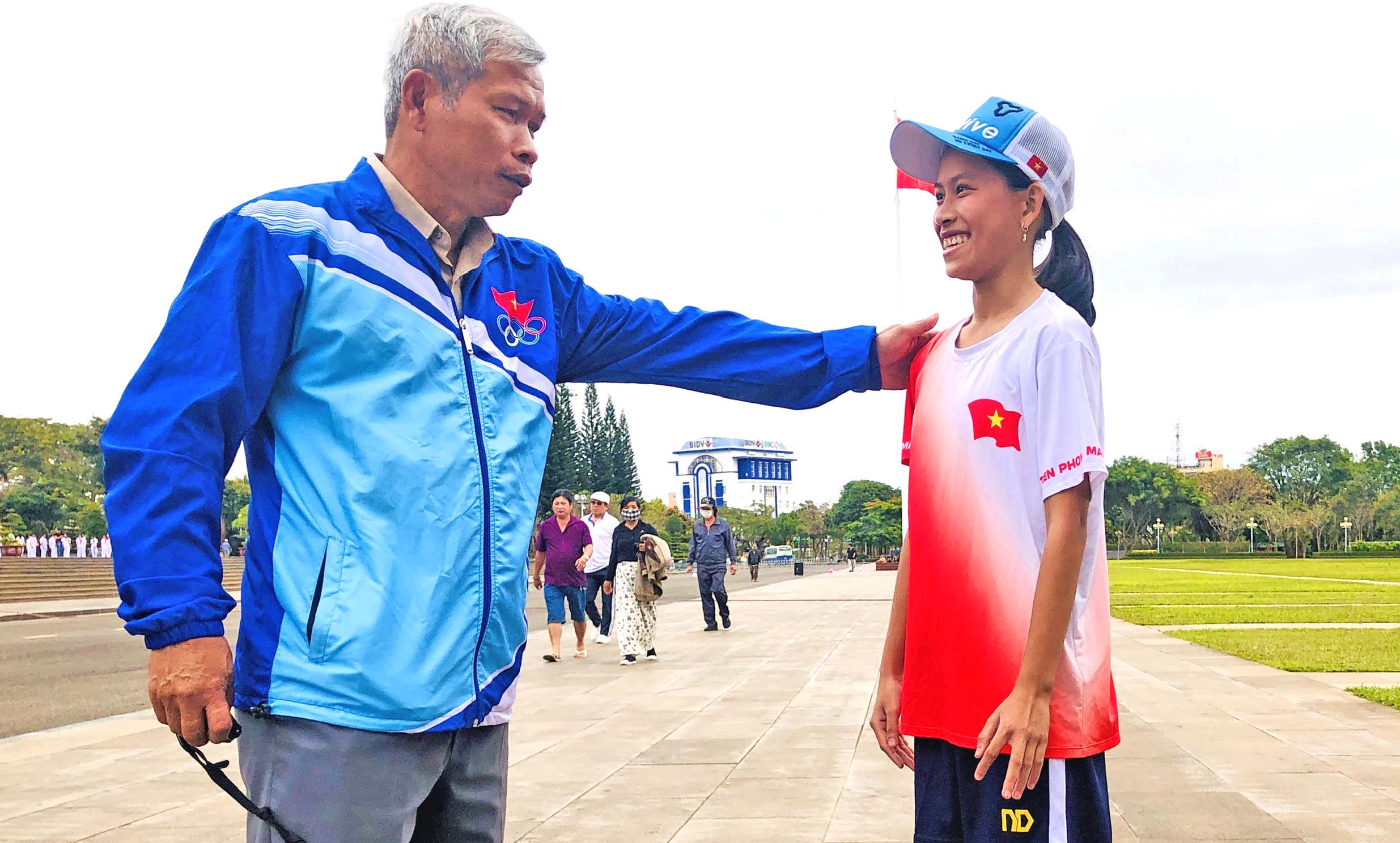  HLV Ngô Gia Hùng và VĐV Nguyễn Thùy Dung. Ảnh: Thiên Di