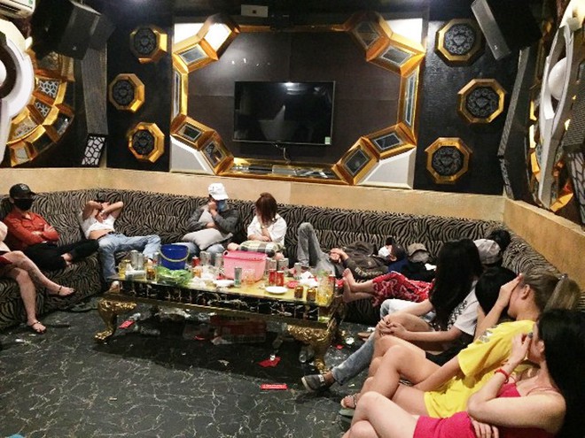 Hàng chục thanh niên dương tính ma túy trong cơ sở kinh doanh karaoke /// ẢNH: X.MAI