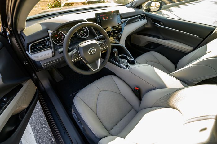 Toyota Camry AWD 2021 – vận hành linh hoạt với dẫn động 4 bánh Ảnh 9
