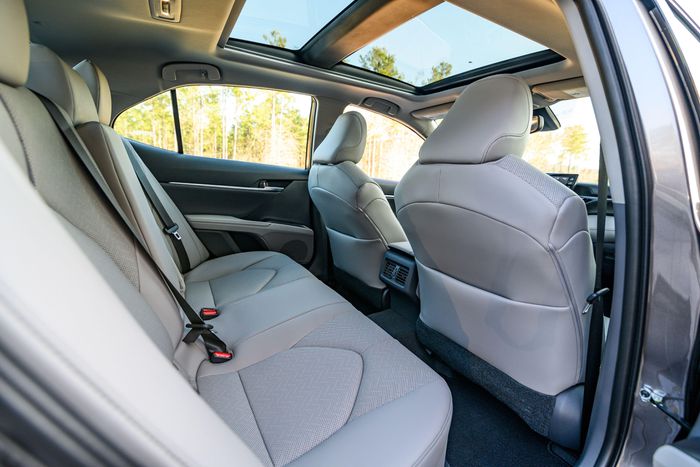 Toyota Camry AWD 2021 – vận hành linh hoạt với dẫn động 4 bánh Ảnh 13