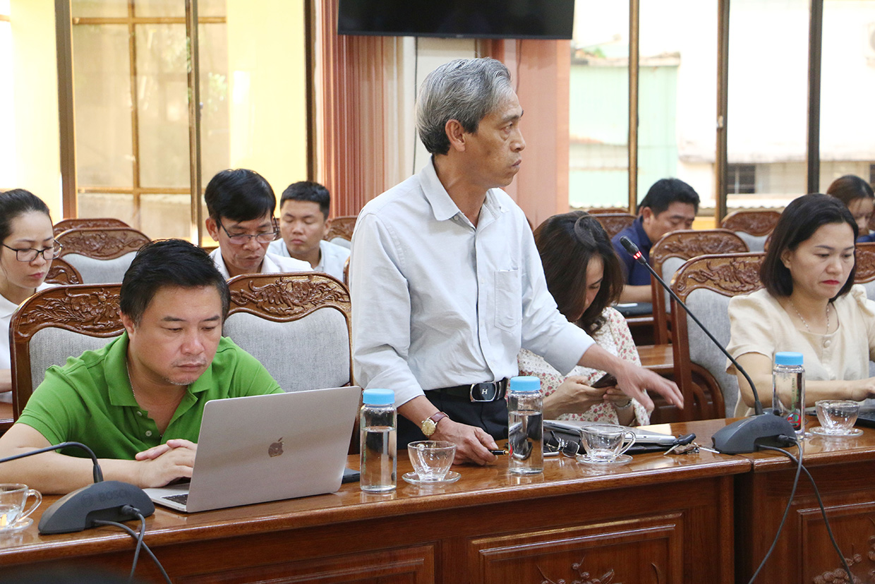 Nhiều vấn đề nổi cộm được các cơ quan thông tấn, báo chí nêu ra tại buổi họp báo. Ảnh: Quang Tấn