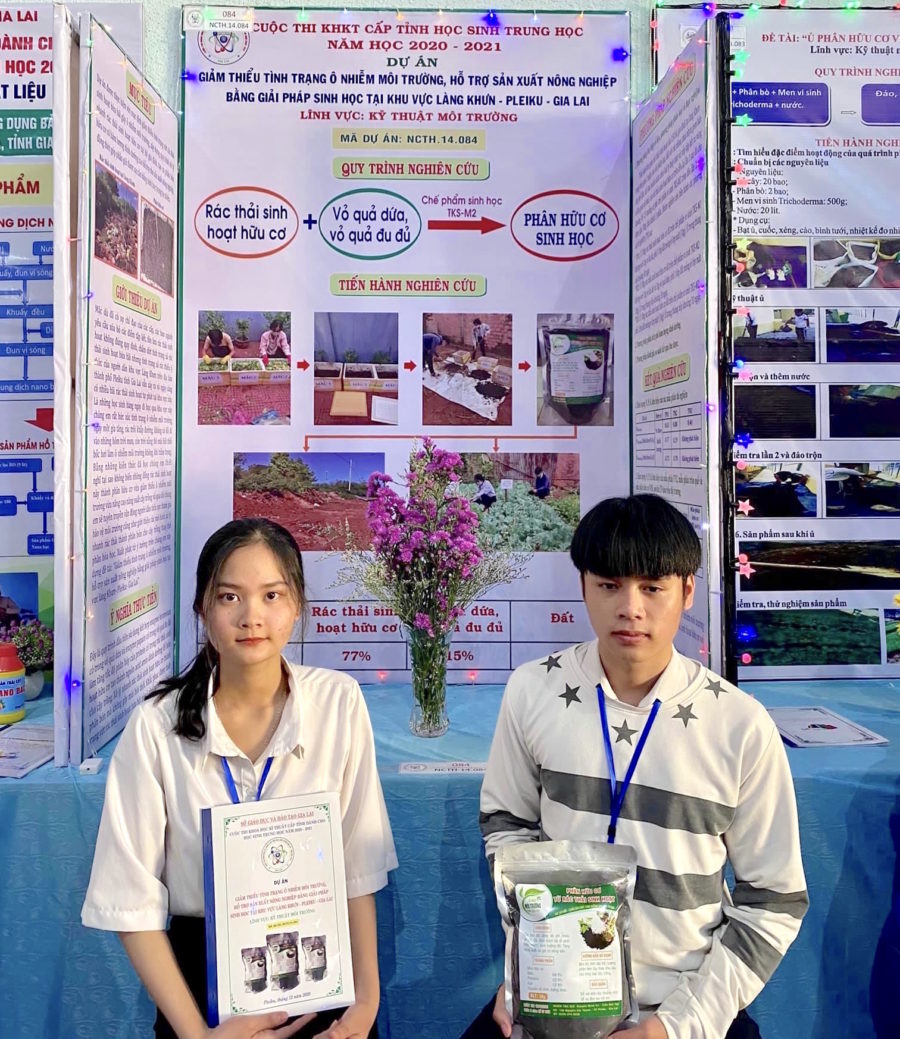 Đề tài nghiên cứu của Trí và Thư đã đạt giải tư tại Cuộc thi khoa học kỹ thuật cấp tỉnh học sinh trung học lần thứ VII (năm học 2020-2021). Ảnh: Mộc Trà.
