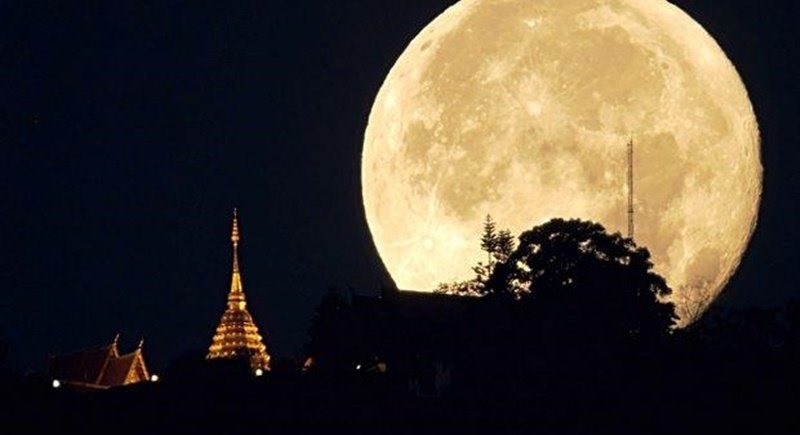 Siêu trăng ở Thái Lan. Ảnh: AFP