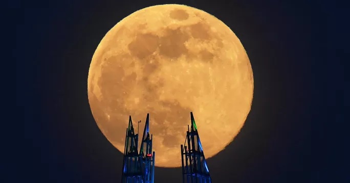 Một siêu trăng được nhiếp ảnh gia ghi nhận trước đó - Ảnh: CBS News