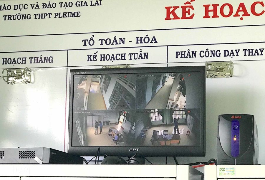 Hệ thống camera tại Trường THPT Pleime (huyện Chư Prông) đã hoàn thiện lắp đặt. Ảnh: Mộc Trà
