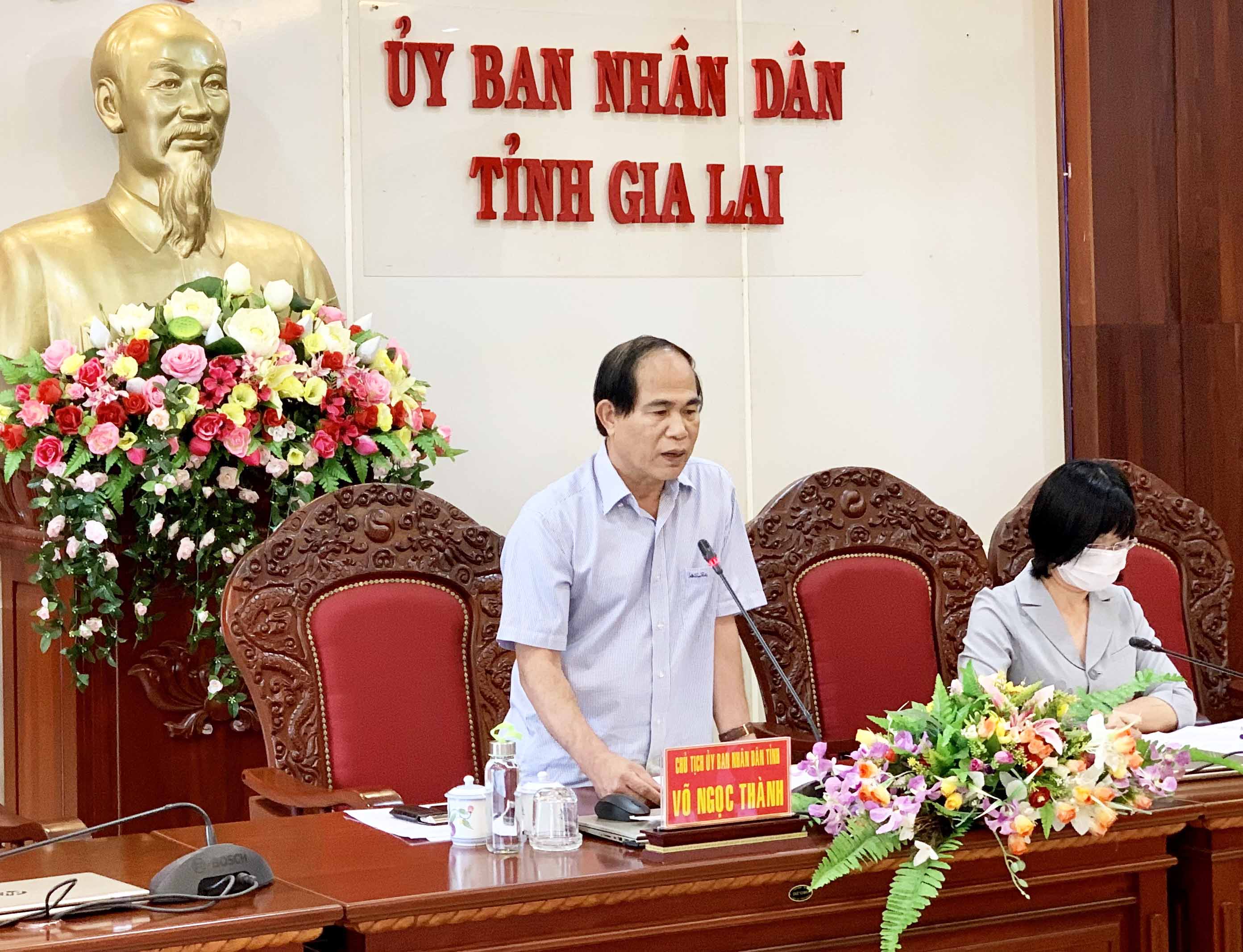 Chủ tịch UBND tỉnh Võ Ngọc Thành phát biểu tại cuộc họp. Ảnh: Như Nguyện 2