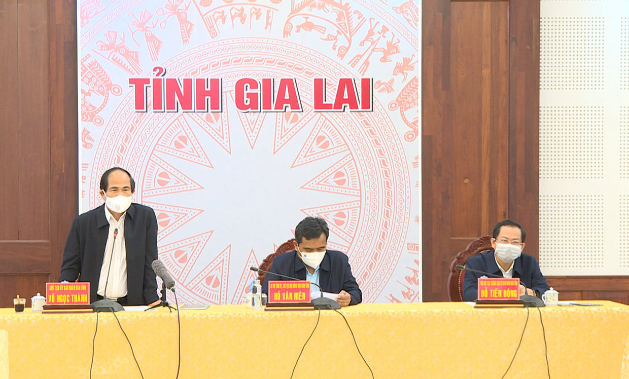 Chủ tịch UBND tỉnh Võ Ngọc Thành chỉ đạo về công tác phòng-chống dịch. Ảnh: Như Nguyện
