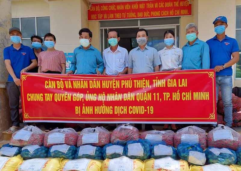 Hơn 16 tấn hàng được cán bộ và Nhân dân huyện Phú Thiện ủng hộ người dân Quận 11 (TP. Hồ Chí Minh). Ảnh: Lê Đại