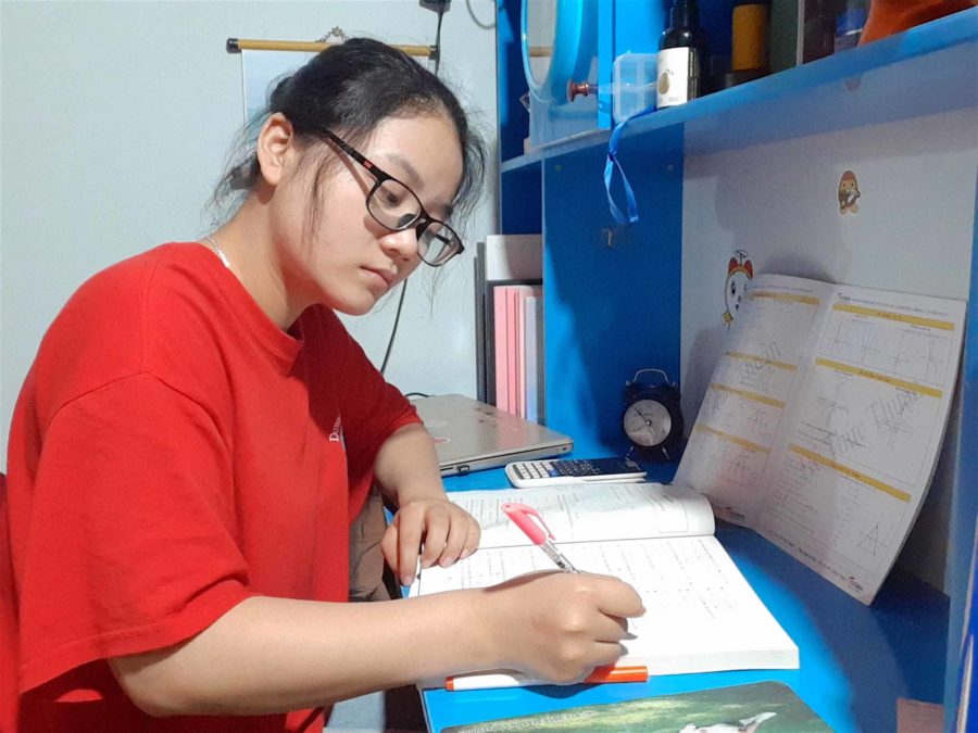 Với những nỗ lực không ngừng, em Nguyễn Thị Thảo (Trường THCS và THPT Kpă Klơng, huyện Mang Yang) đã trở thành thủ khoa tốt nghiệp THPT toàn tỉnh năm 2021. Ảnh: Mộc Trà