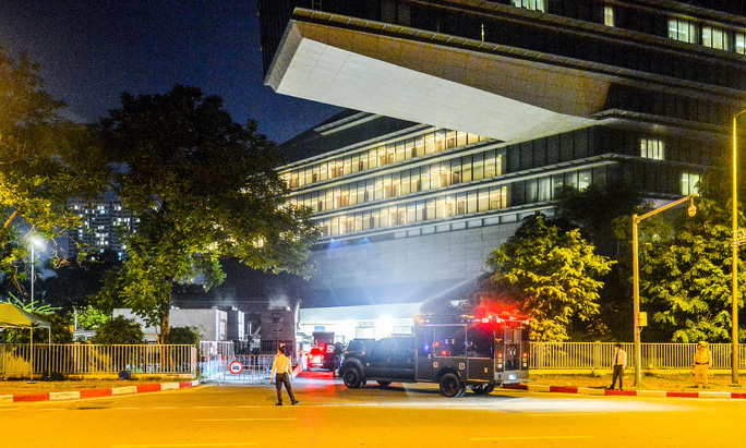 CLIP: Dàn xe đặc chủng của mật vụ Mỹ tháp tùng Phó Tổng thống Kamala Harris tại Hà Nội - 9