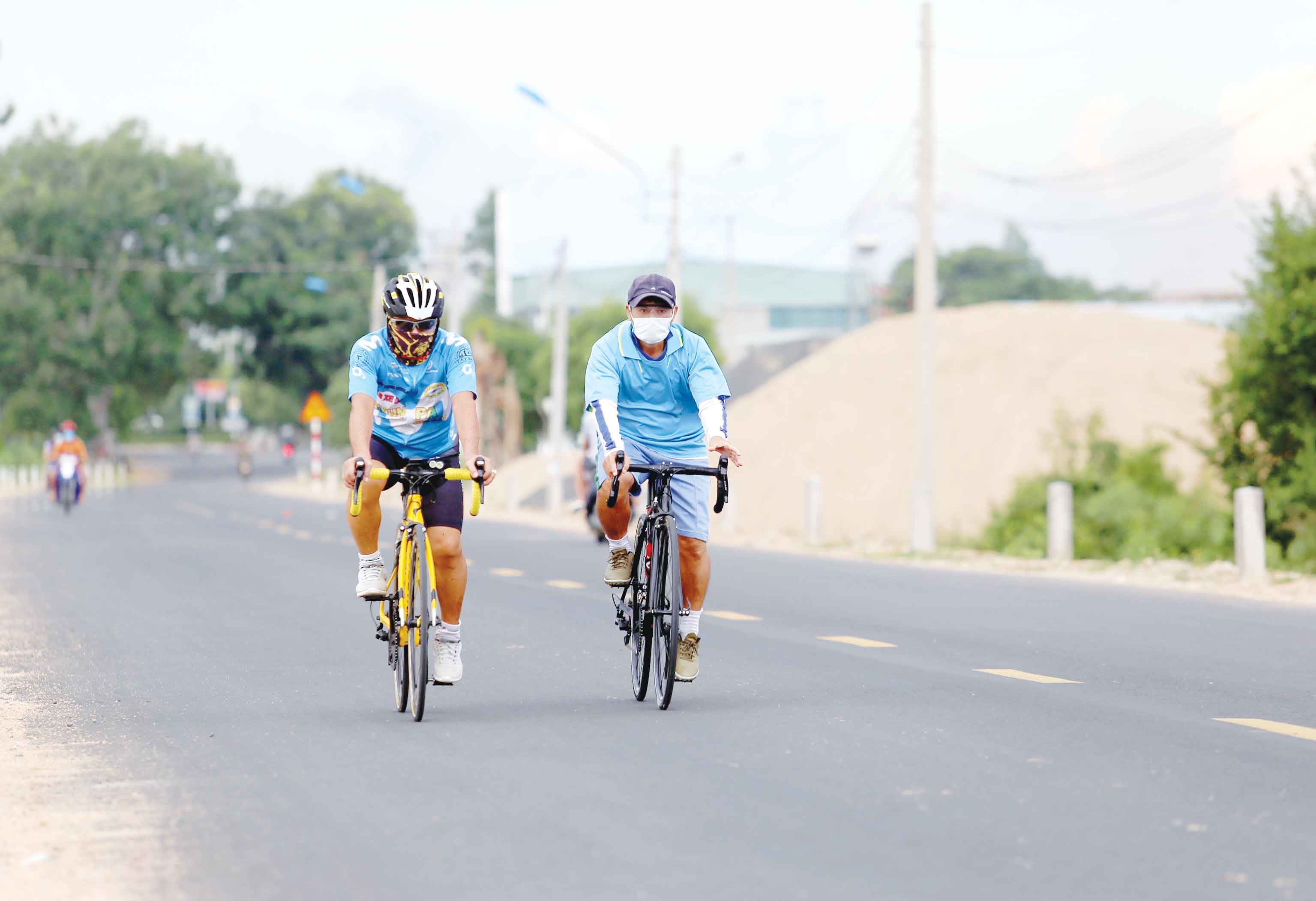 Phong trào xe đạp thể thao tại thị xã Ayun Pa đang nở rộ. Ảnh: Văn Ngọc