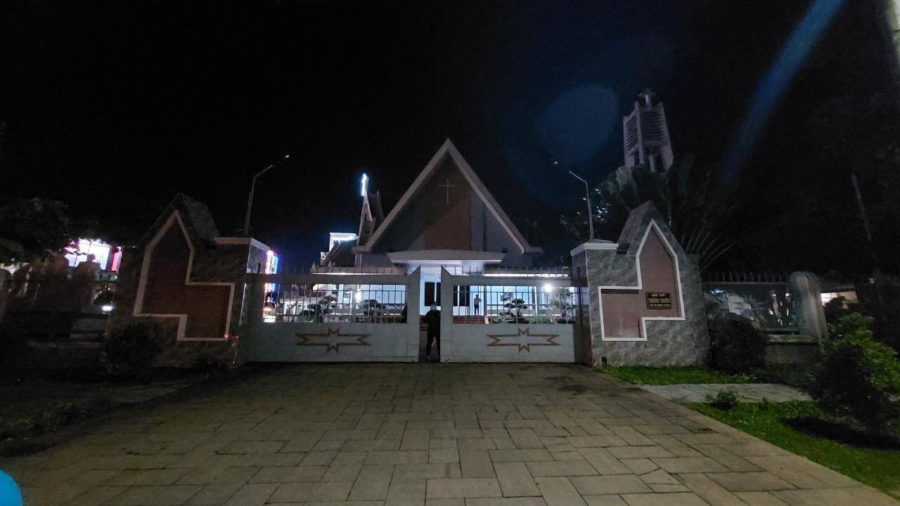 Cổng nhà thờ ngã ba Diệp Kính nơi ngày nhỏ Phi Nhung bán hàng rong 1