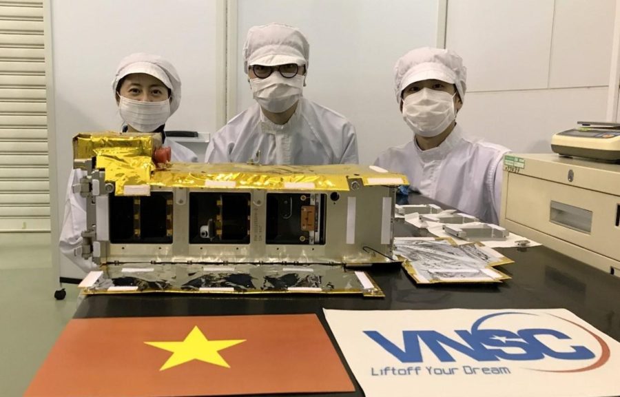 Vệ tinh NanoDragon của Việt Nam chính thức bàn giao cho Nhật Bản ngày 17/8/2021. Ảnh: Trung tâm Vũ trụ Việt Nam