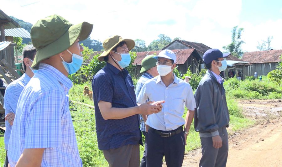 Thường trực HĐND tỉnh kiểm tra Dự án bố trí ổn định dân cư vùng thiên tai tại xã Đak Rong (Kbang). Ảnh: Phúc Lâm