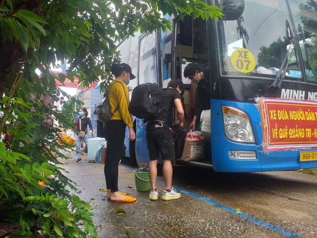 Bình Thuận đưa 15 người 'ngồi thùng xe đông lạnh né chốt' về quê, Hà Tĩnh không tổ chức đón, sẽ đưa đi cách ly tập trung theo quy định