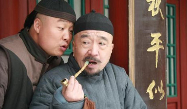 'Tể tướng Lưu Gù': Mâu thuẫn với Càn Long - Hoà Thân, bị phong sát khốc liệt vì quá... liêm khiết, giờ ra sao ở tuổi 74? - 1