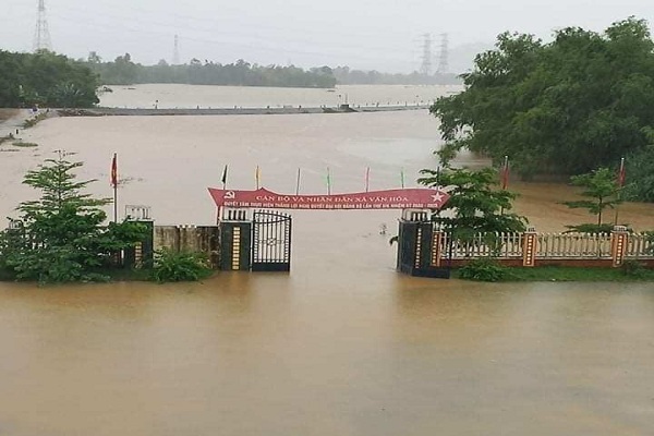 Lũ dâng nhanh, Quảng Bình - Quảng Trị khẩn cấp sơ tán nghìn dân - 3