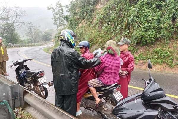 Lũ dâng nhanh, Quảng Bình - Quảng Trị khẩn cấp sơ tán nghìn dân - 7