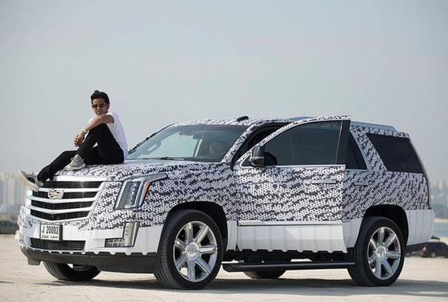 Bộ sưu tập xe khủng của rich kid giàu nhất Dubai: Đã toàn Rolls-Royce lại còn dán decal đắt khét của Supreme, LV - 5