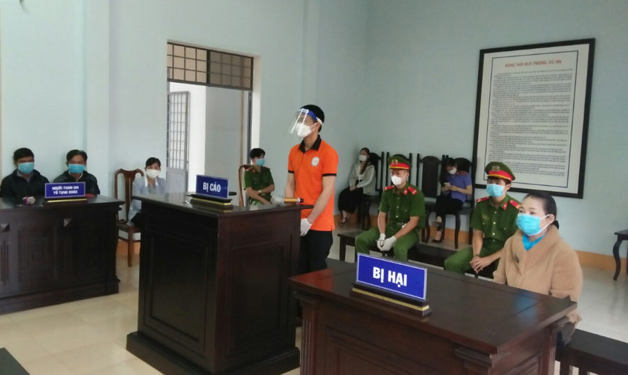   Tòa án nhân dân huyện Kbang  xử 4 năm tù đối với bị cáo Lý Kim Thành vì tội tham ô tài sản. Ảnh: Minh Ngân