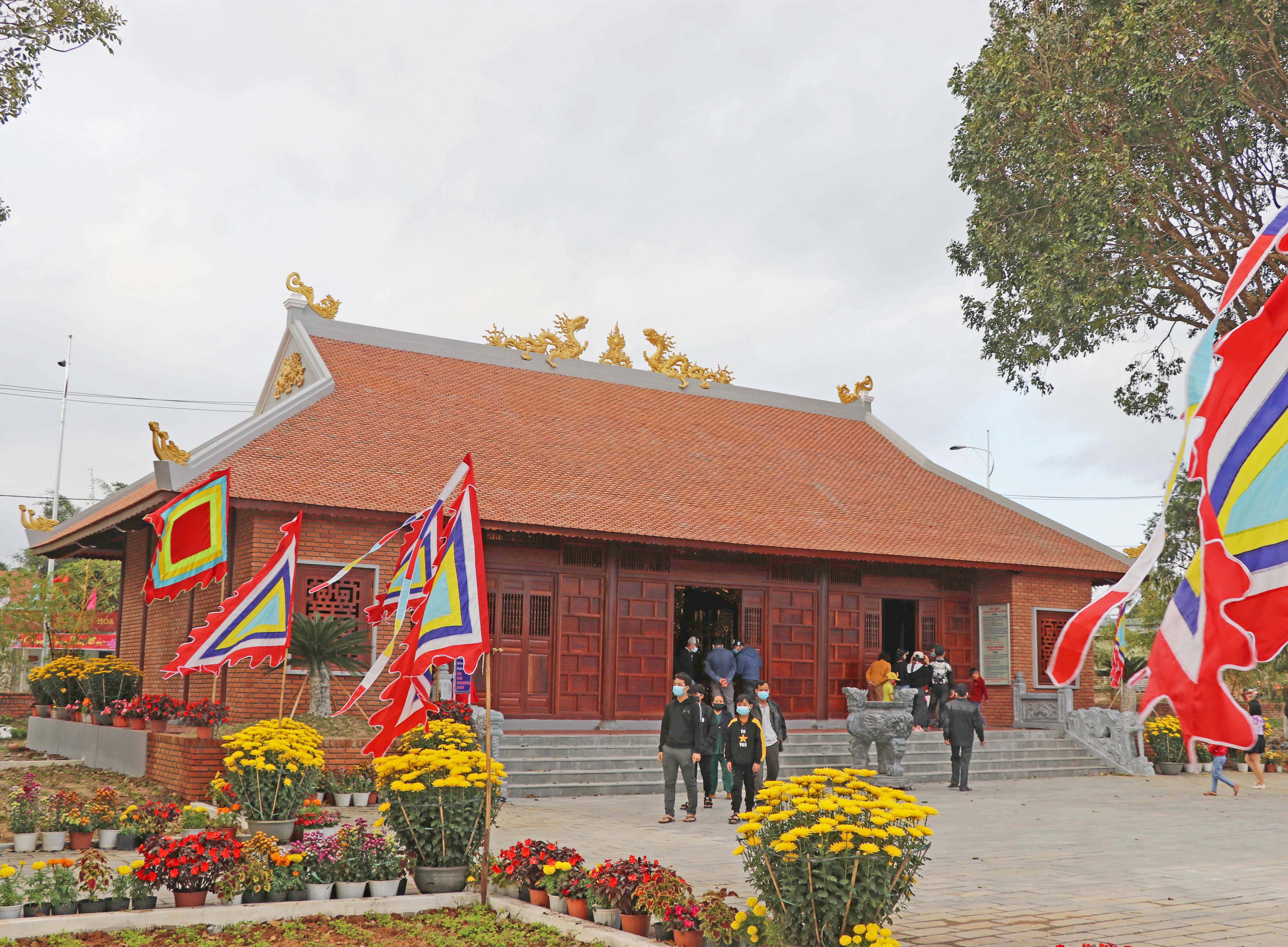 Điện thờ Tây Sơn Tam kiệt được đầu tư xây mới tạo điều kiện thuận lợi cho việc thờ phụng, tưởng nhớ công ơn các tướng sĩ nhà Tây Sơn. Ảnh: Ngọc Minh