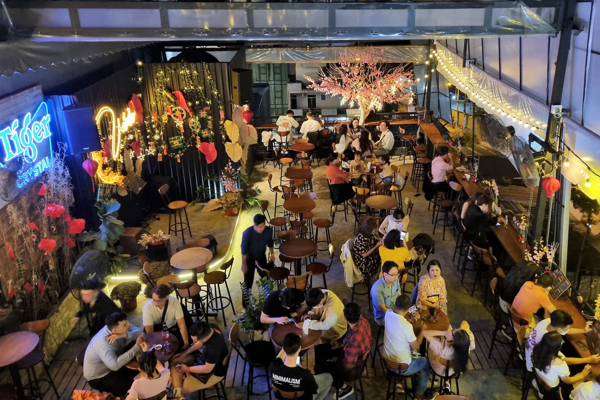 Cac bar san thuong o TP.HCM kin khach toi dau nam anh 5 Cac bar san thuong o TP.HCM kin khach toi dau nam anh 5